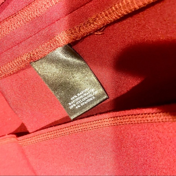 Ann Taylor Maroon Stretch Pencil Skirt 💜 - Picture 6 of 8